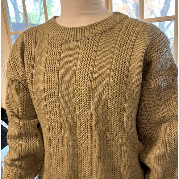 WESTCHESTER CLASSICS Crewneck Sweater - Picture 1 of 7